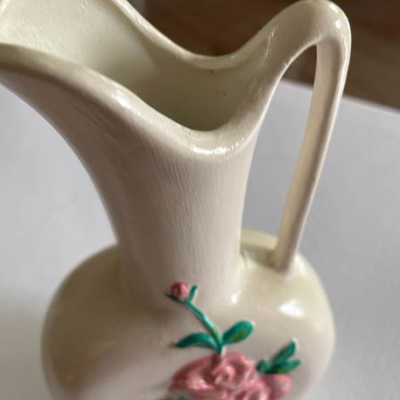 Handmaid and Hand-painted Small Vase. - Picture 4 of 6